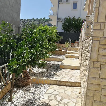 Adria Апартаменты *